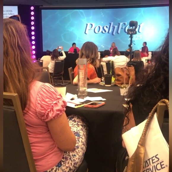 💎Meet your Posher, Nicki from MainEsHoliEsquisiteS @the 🔆Happy〽️Treasures🔆 Store - Picture 6 of 15